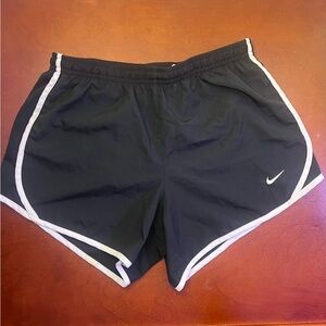 Nike Tempo Dri Fit Girls Shorts Large 14/16